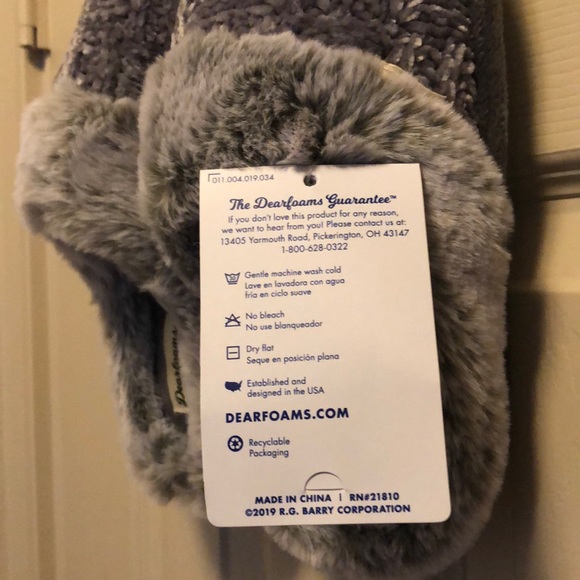 SOLD - Dearfoams Slippers - Picture 3 of 6